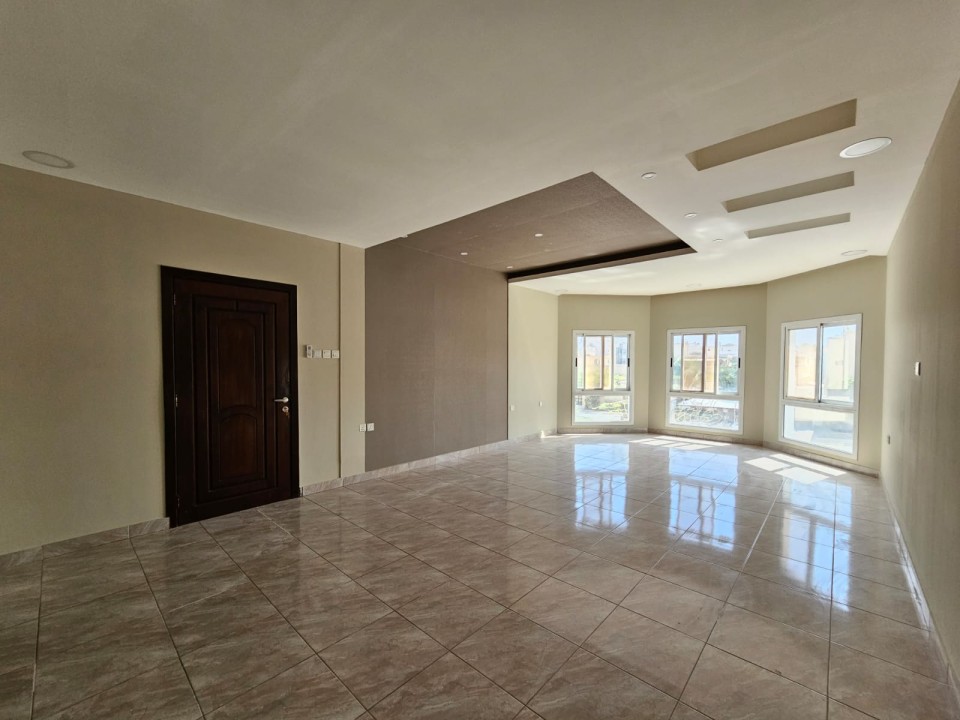 property 28 image 0