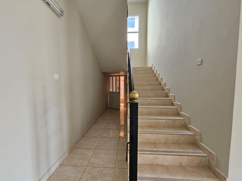 property 28 image 2