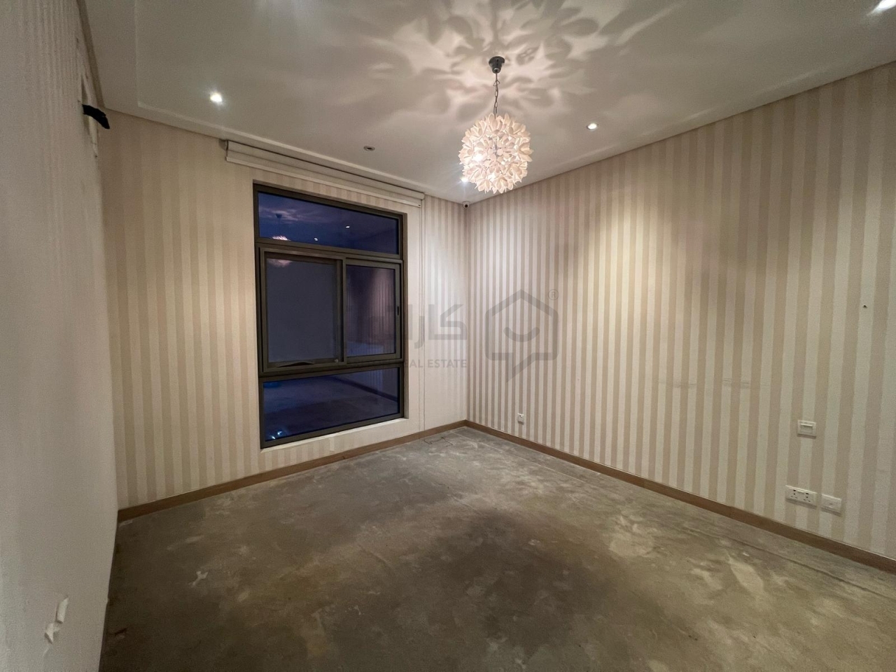 property 3912 image 0
