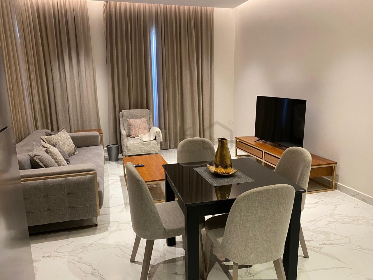 property 3975 image 0