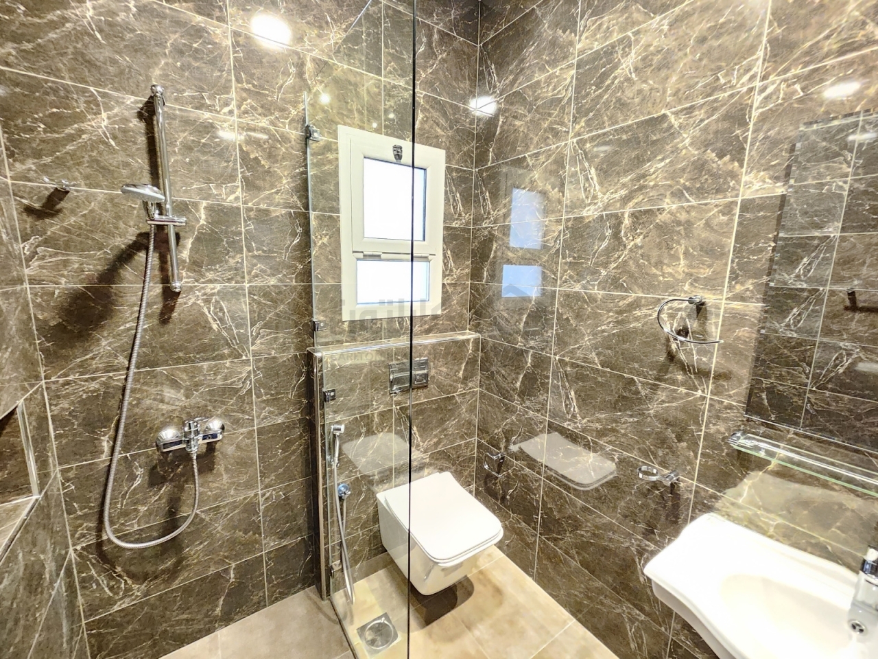 property 3990 image 3