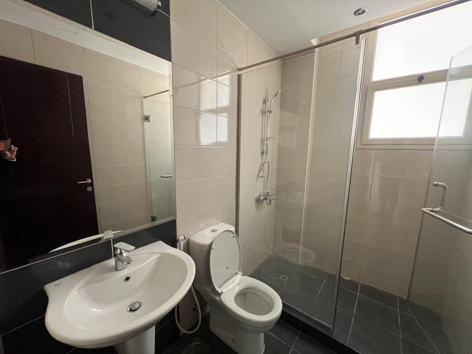 property 4 image 4