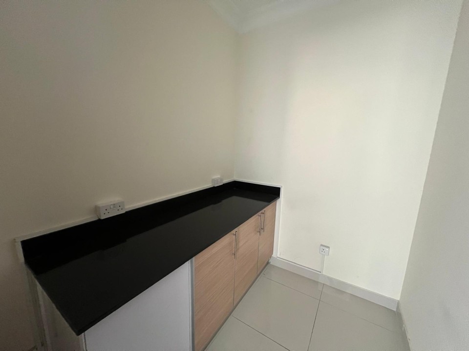property 4 image 3