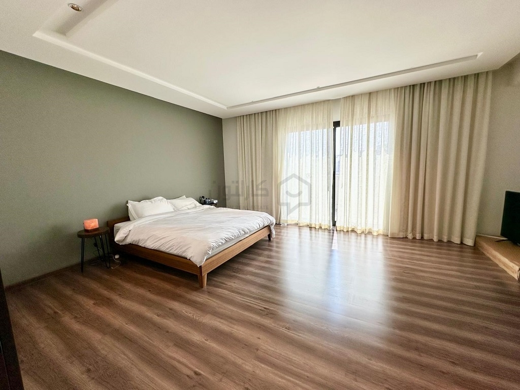 property 4052 image 3