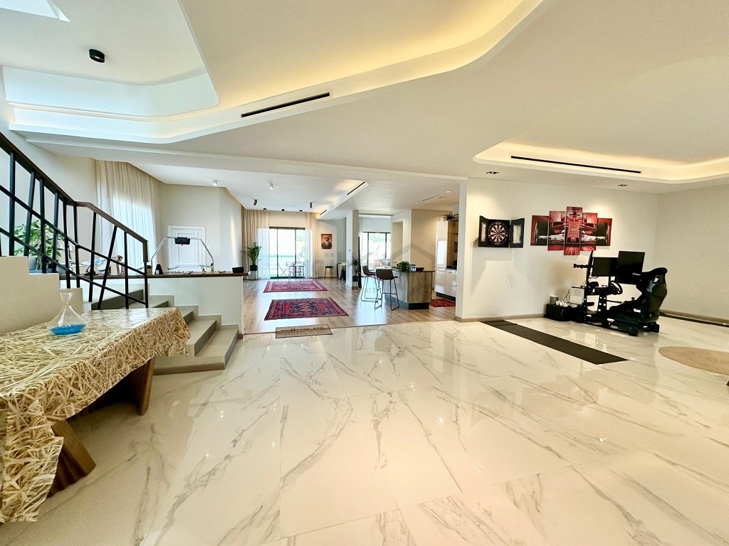 property 4052 image 2