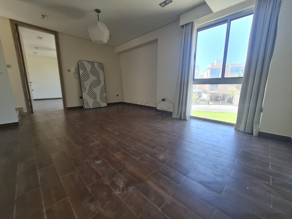 property 4180 image 3