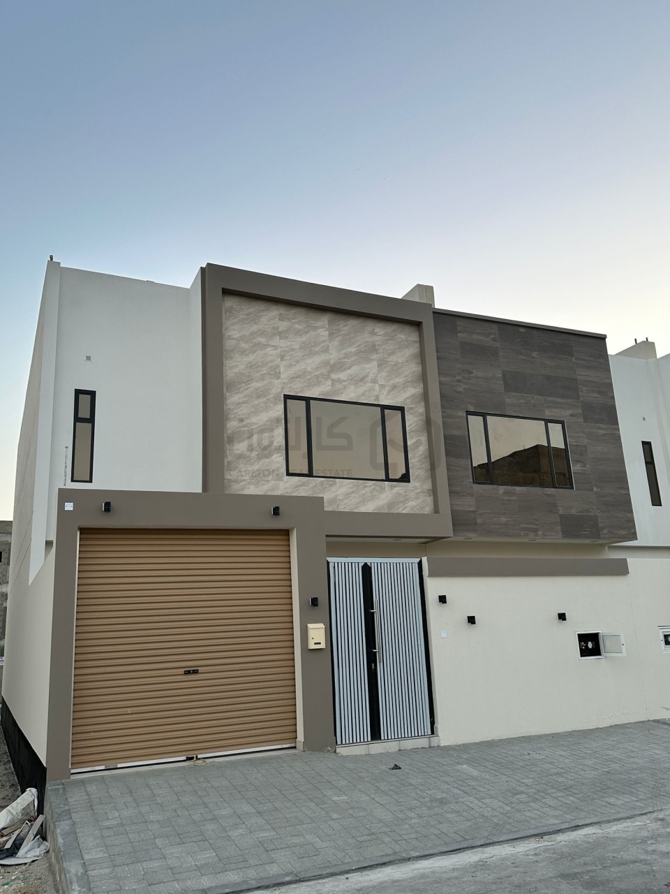 property 4256 image 0