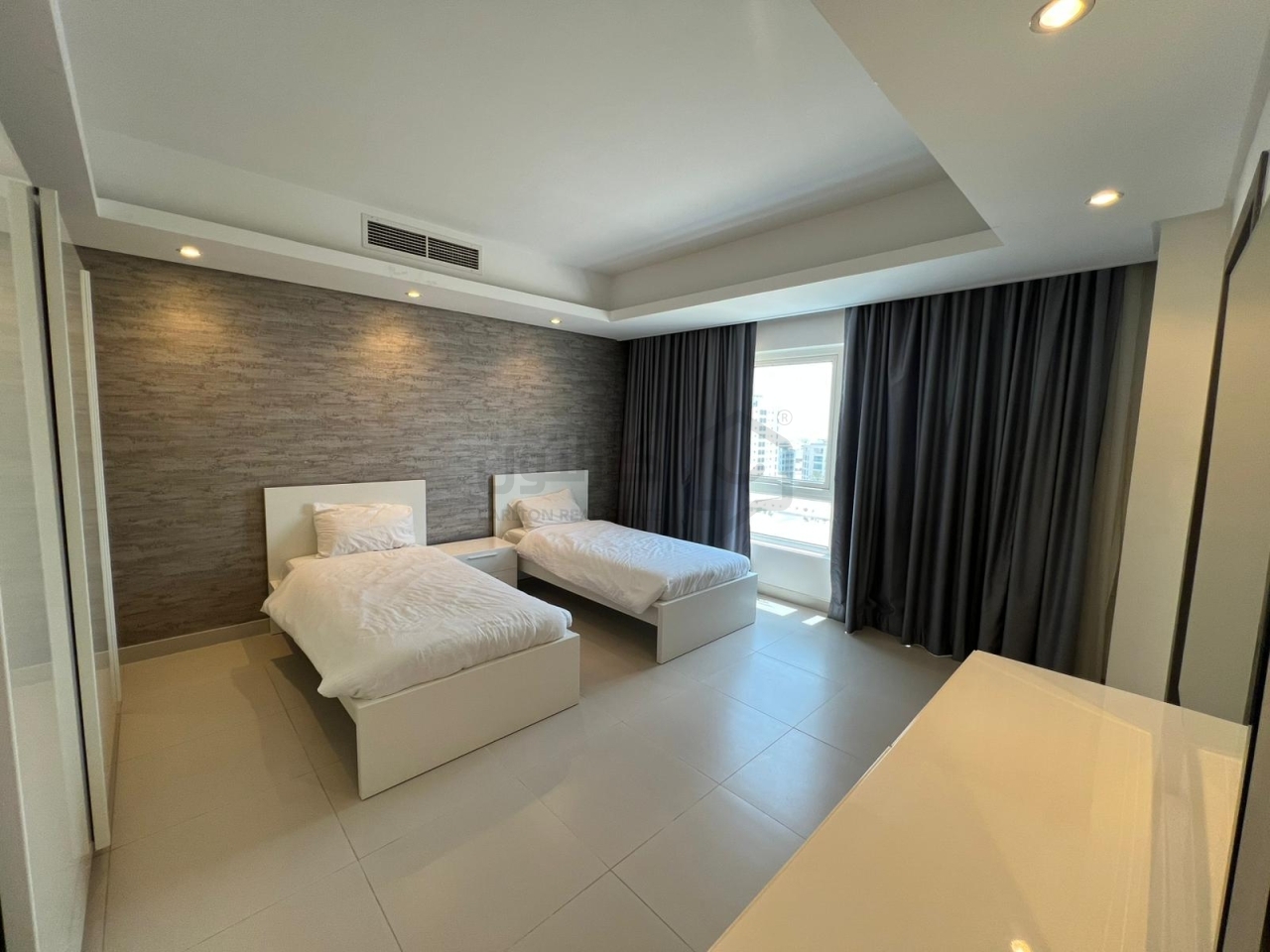 property 4287 image 0