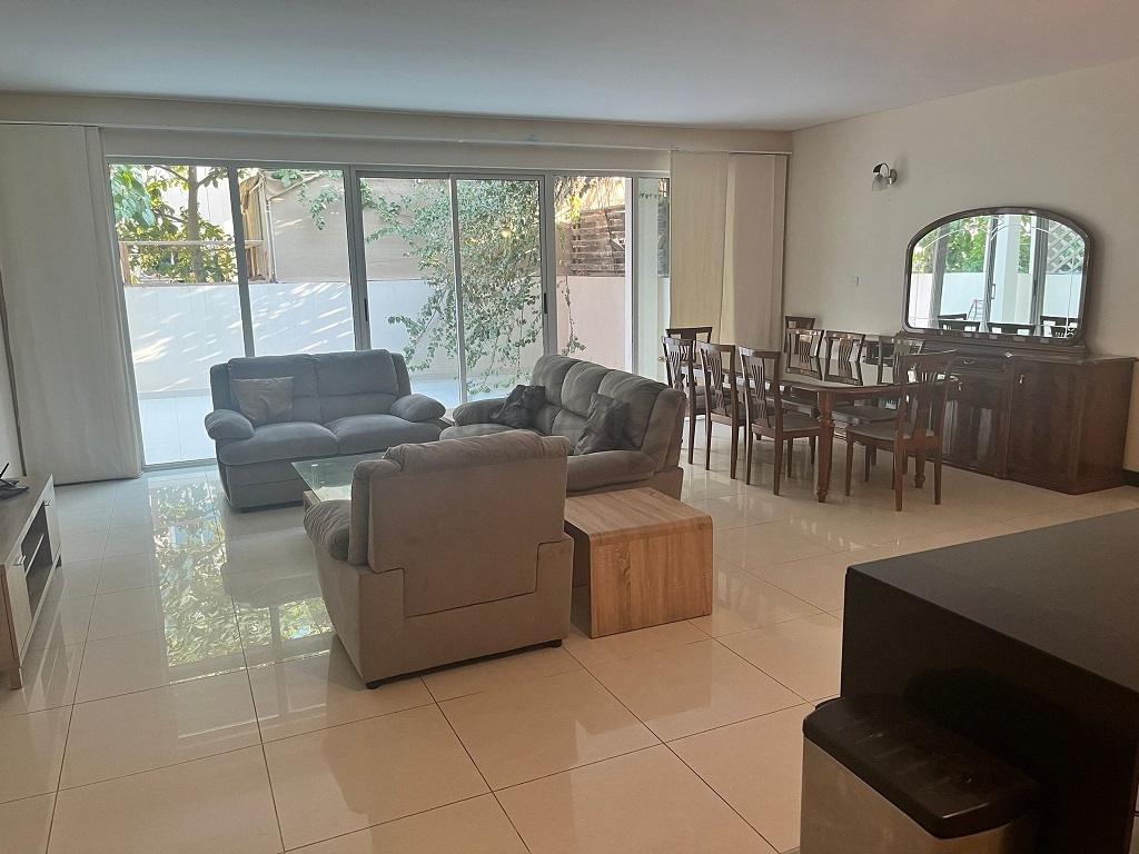 property 4298 image 0