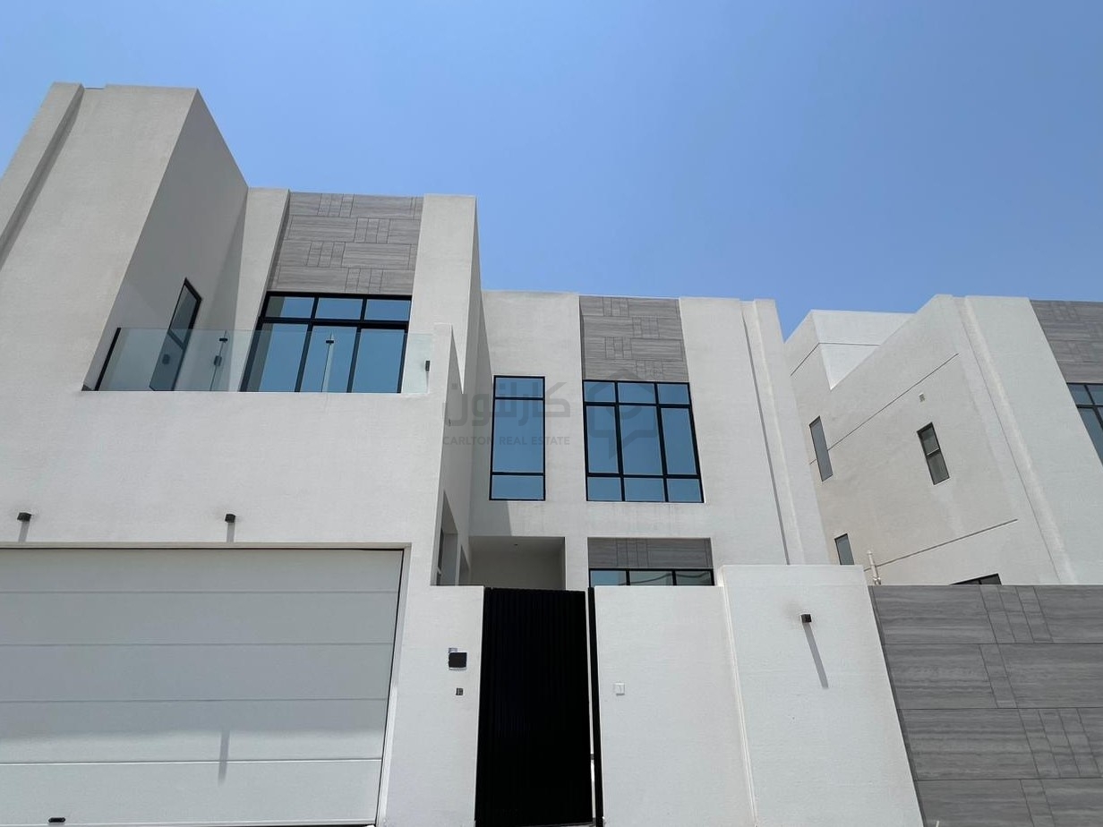 property 4299 image 0