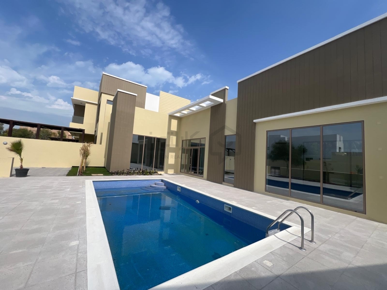 property 4427 image 0