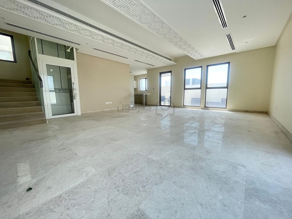 property 4437 image 0