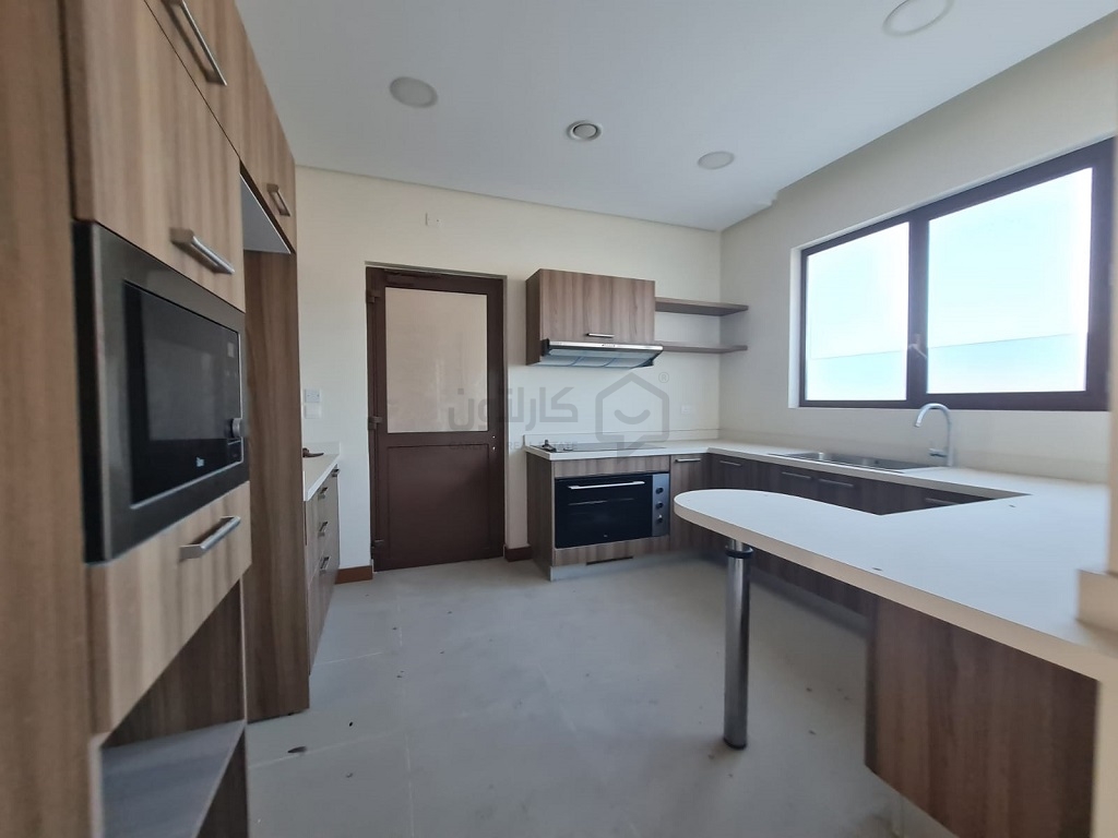 property 446 image 4