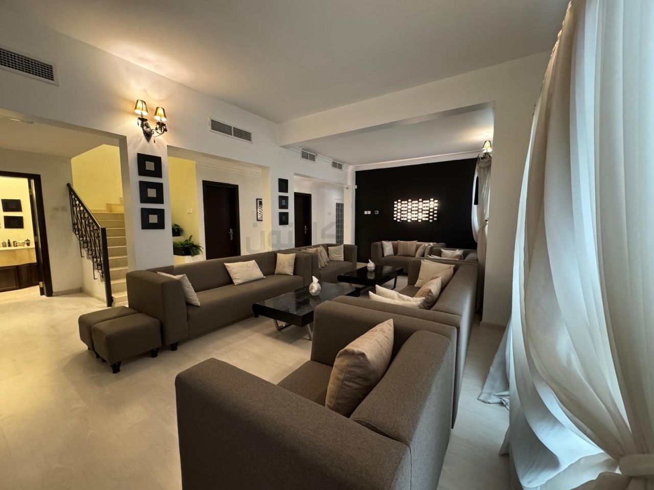 property 4513 image 0