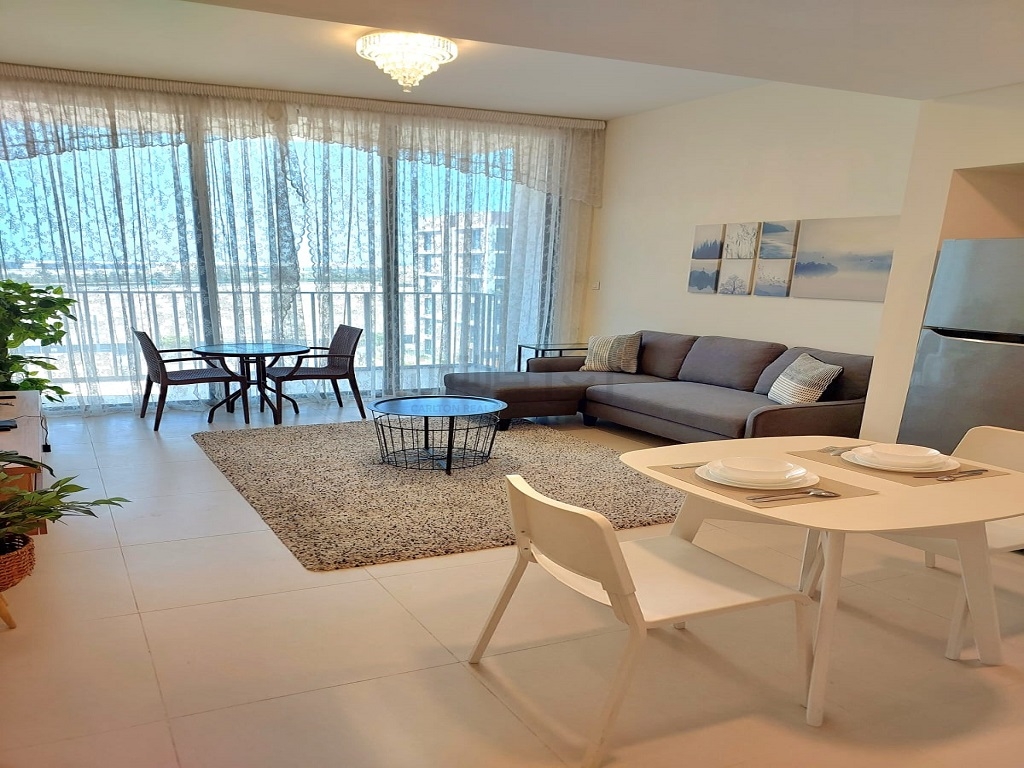 property 4528 image 0