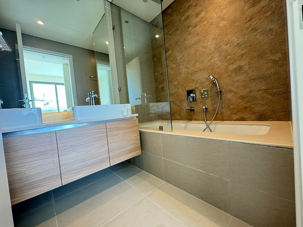 property 453 image 3