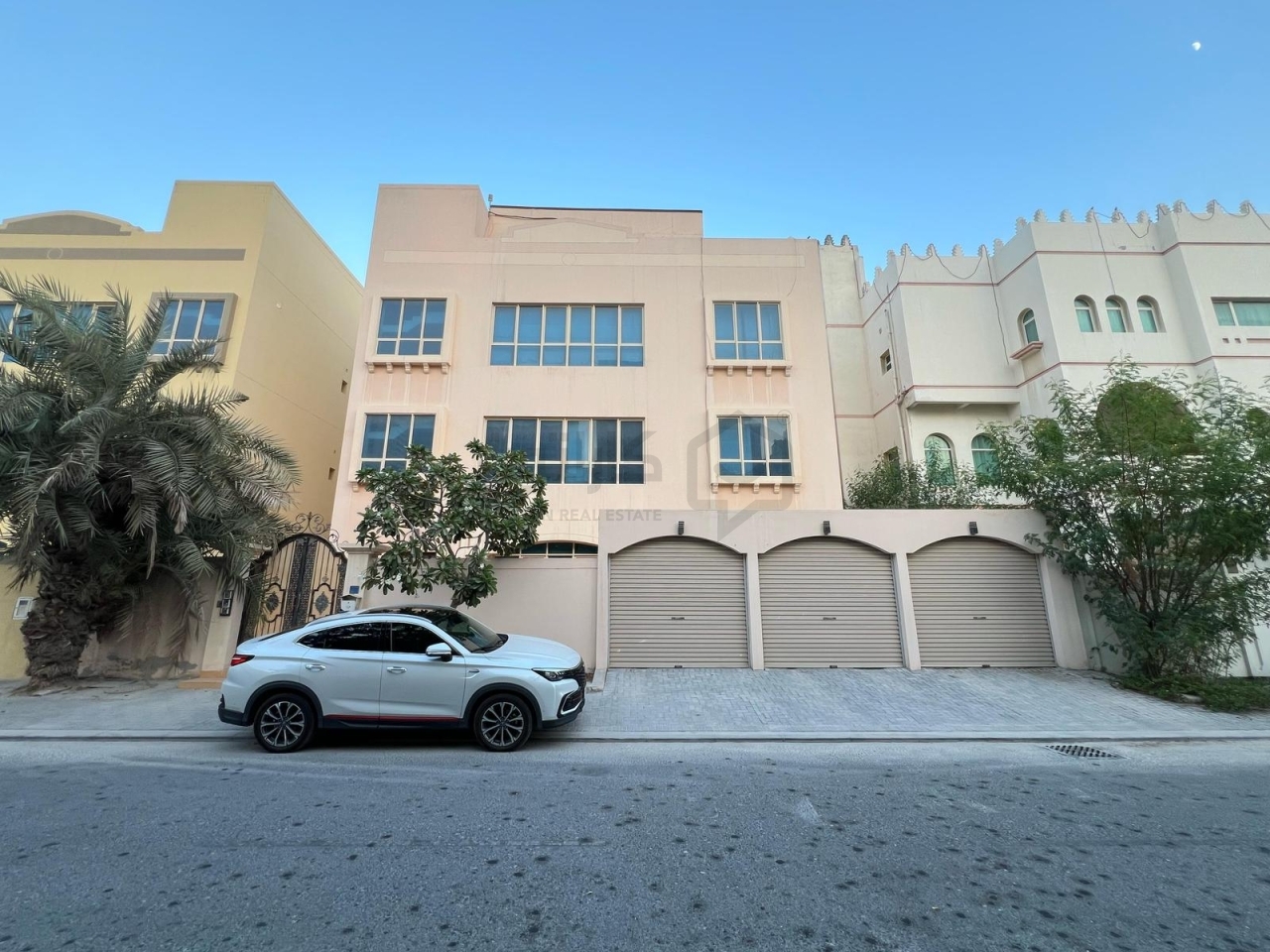 property 4679 image 0