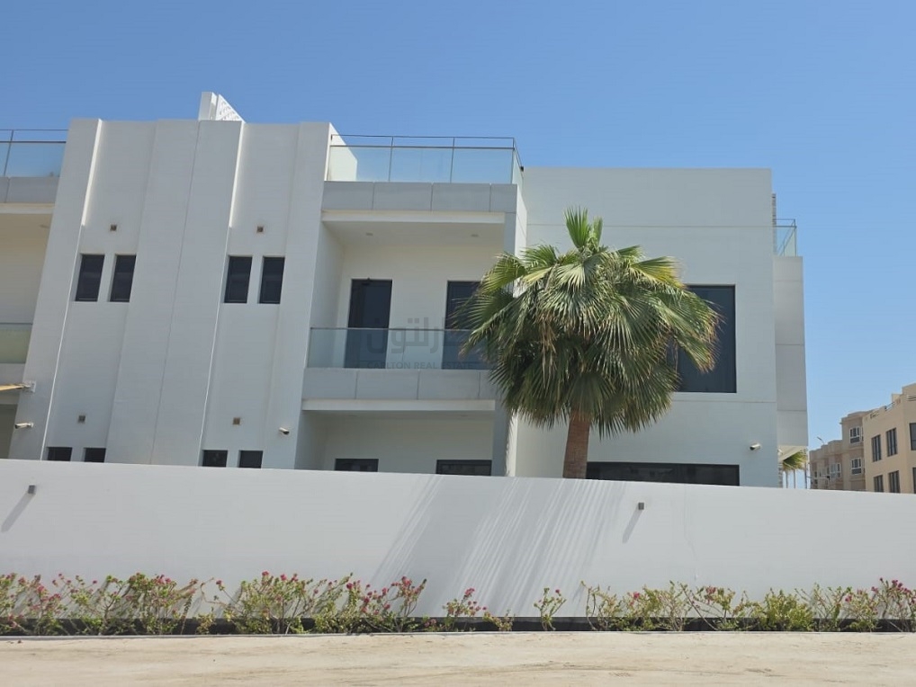 property 4681 image 0