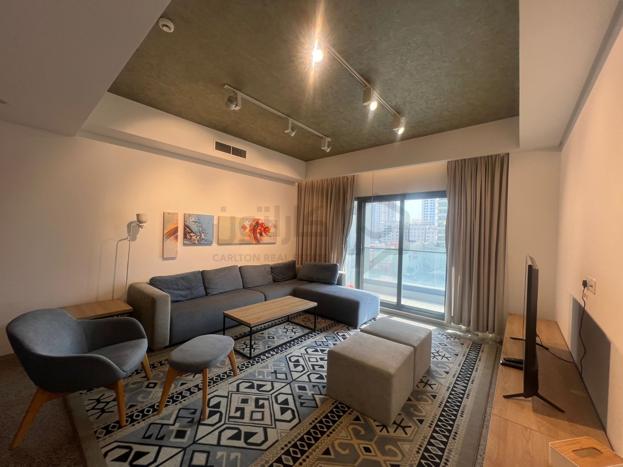 property 4692 image 0