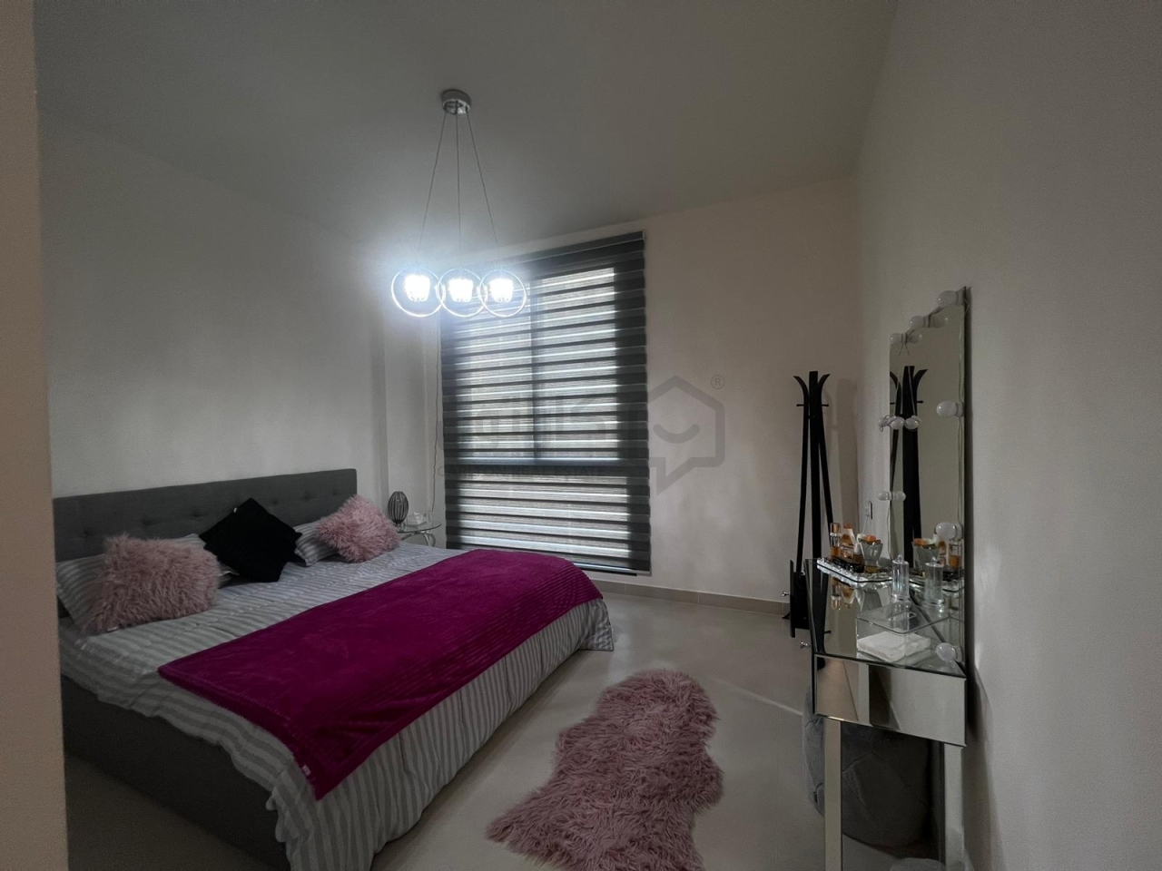 property 4719 image 0