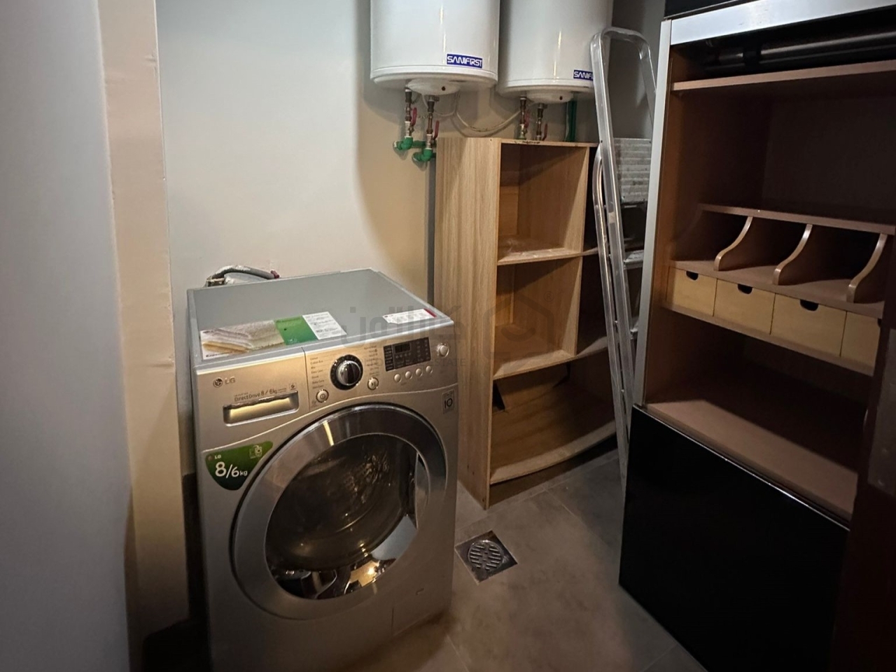 property 4721 image 0