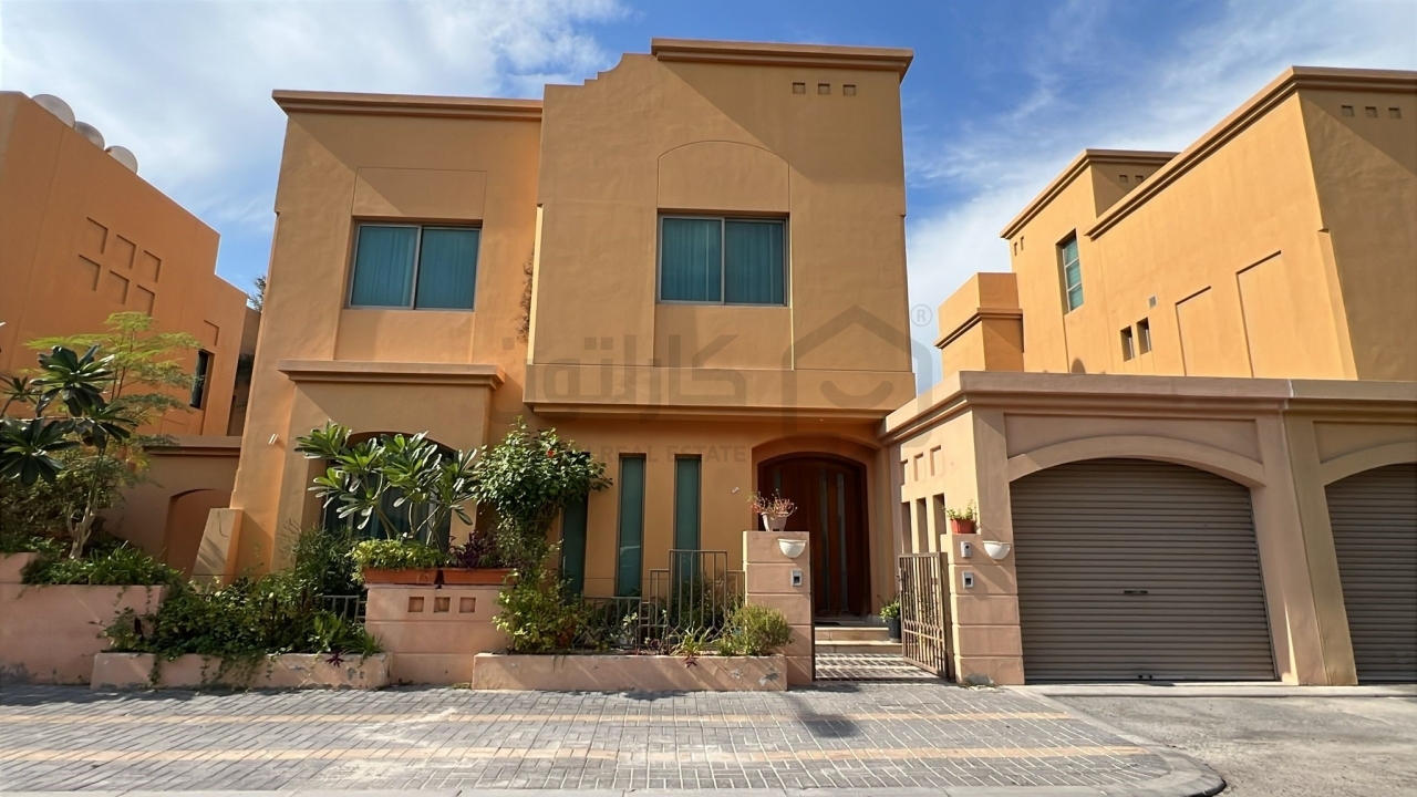 property 4749 image 0