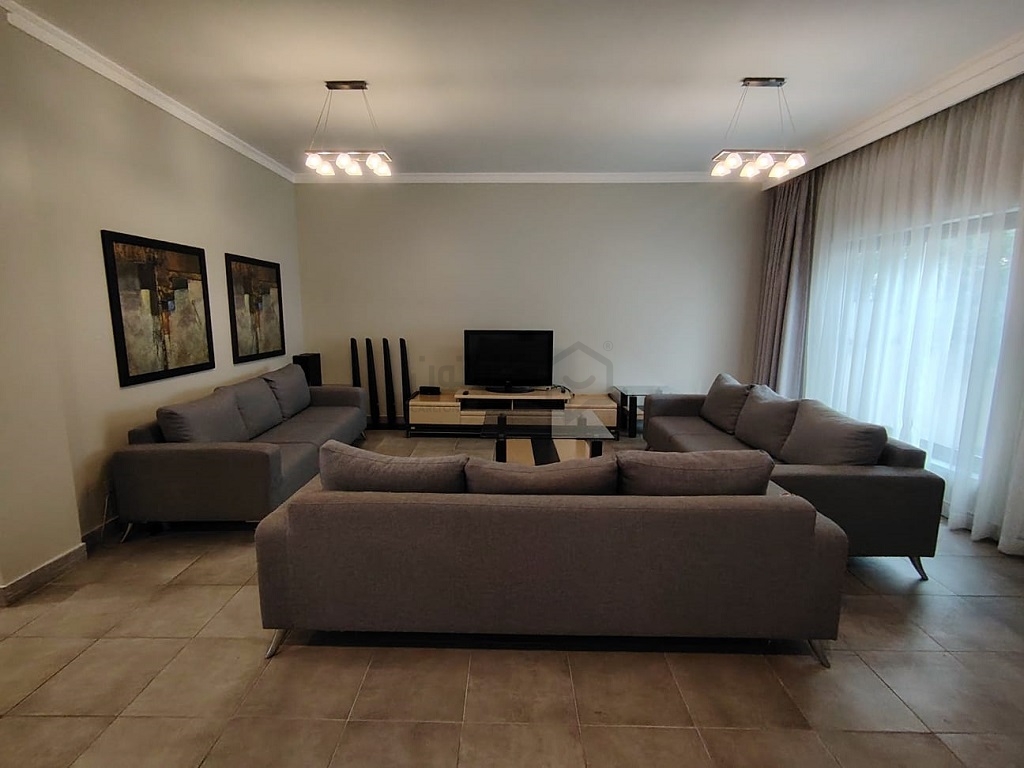 property 4772 image 0