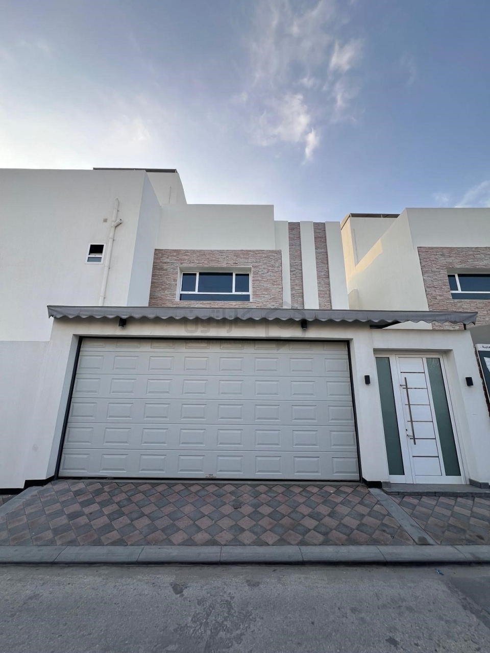 property 4797 image 0