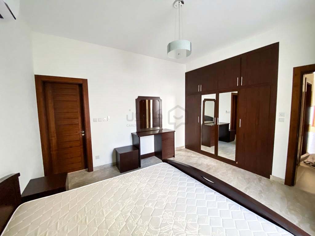 property 484 image 3