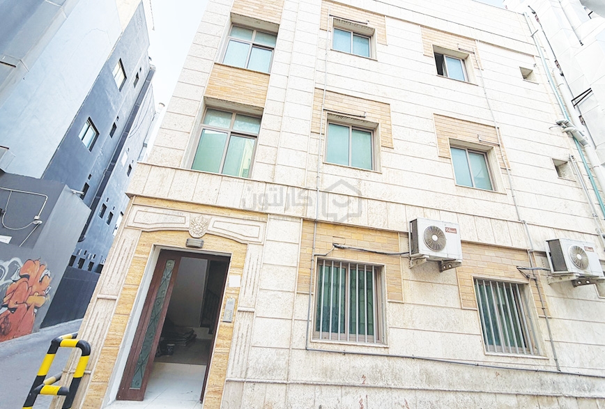 property 4851 image 0