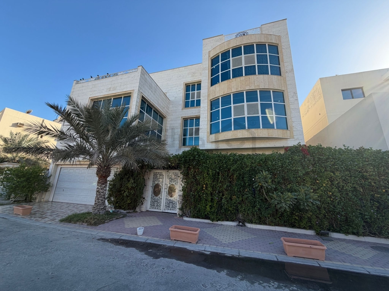 property 4860 image 0