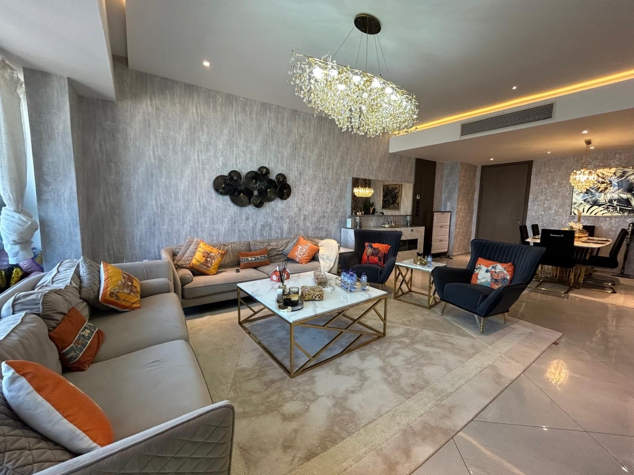 property 4937 image 0