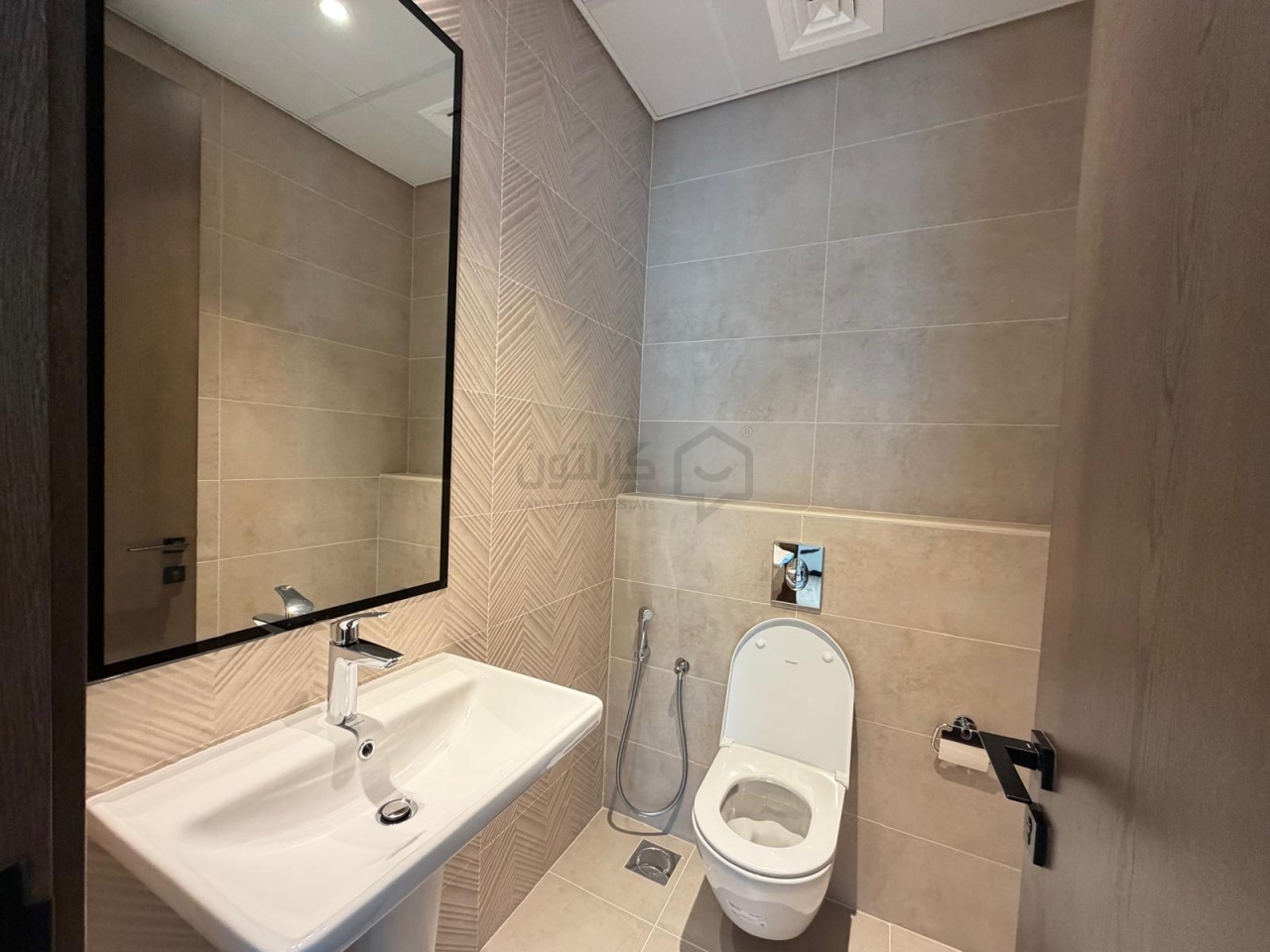 property 5037 image 3