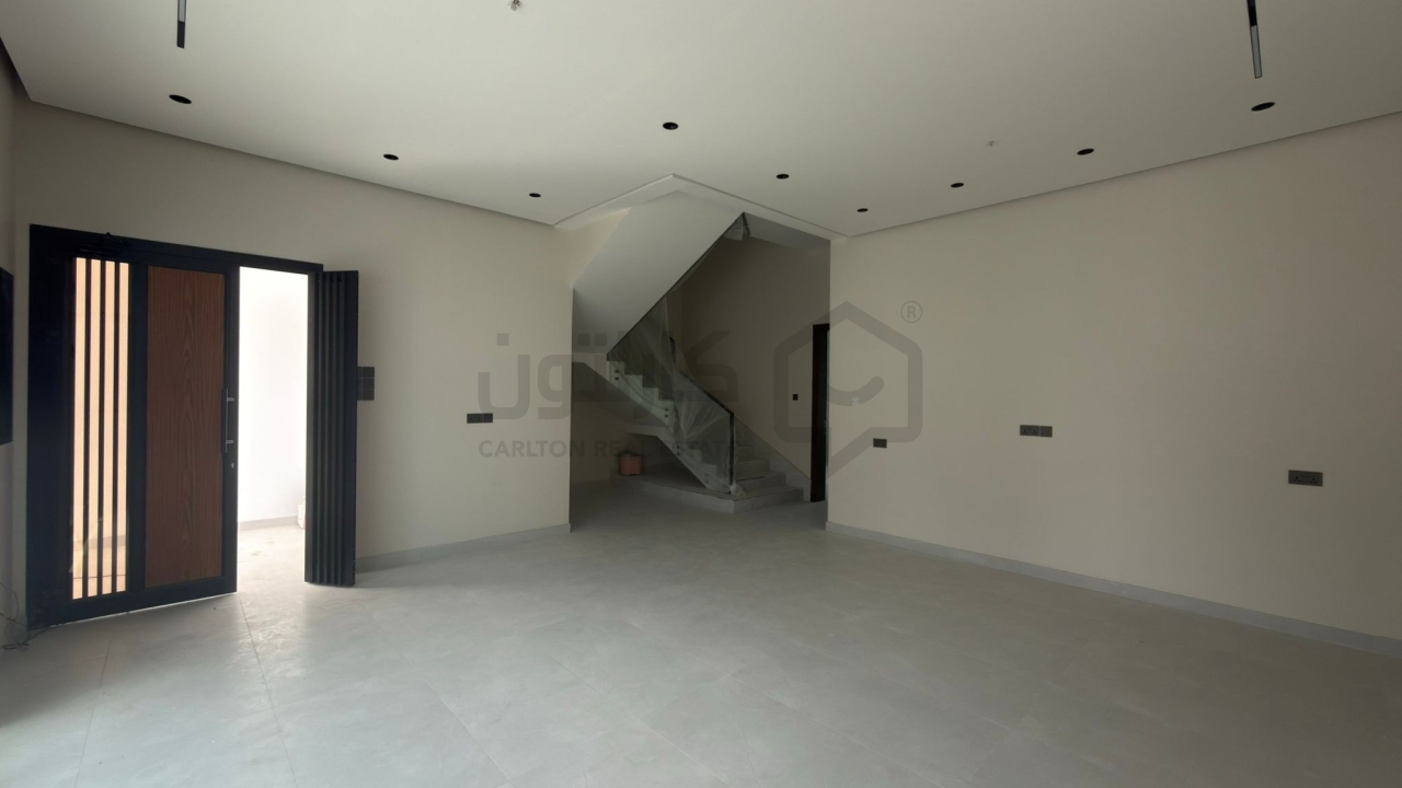 property 5042 image 0