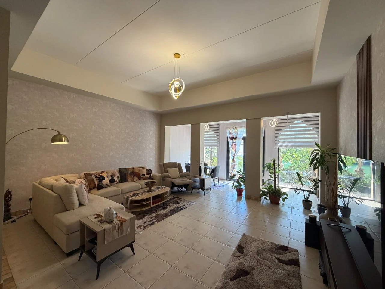 property 5320 image 0