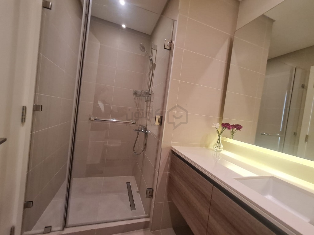 property 573 image 3