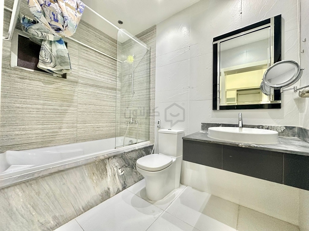 property 594 image 4