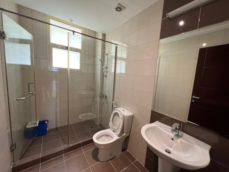 property 7 image 4