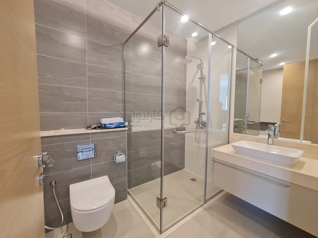 property 714 image 4