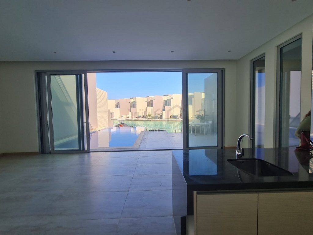 property 714 image 2
