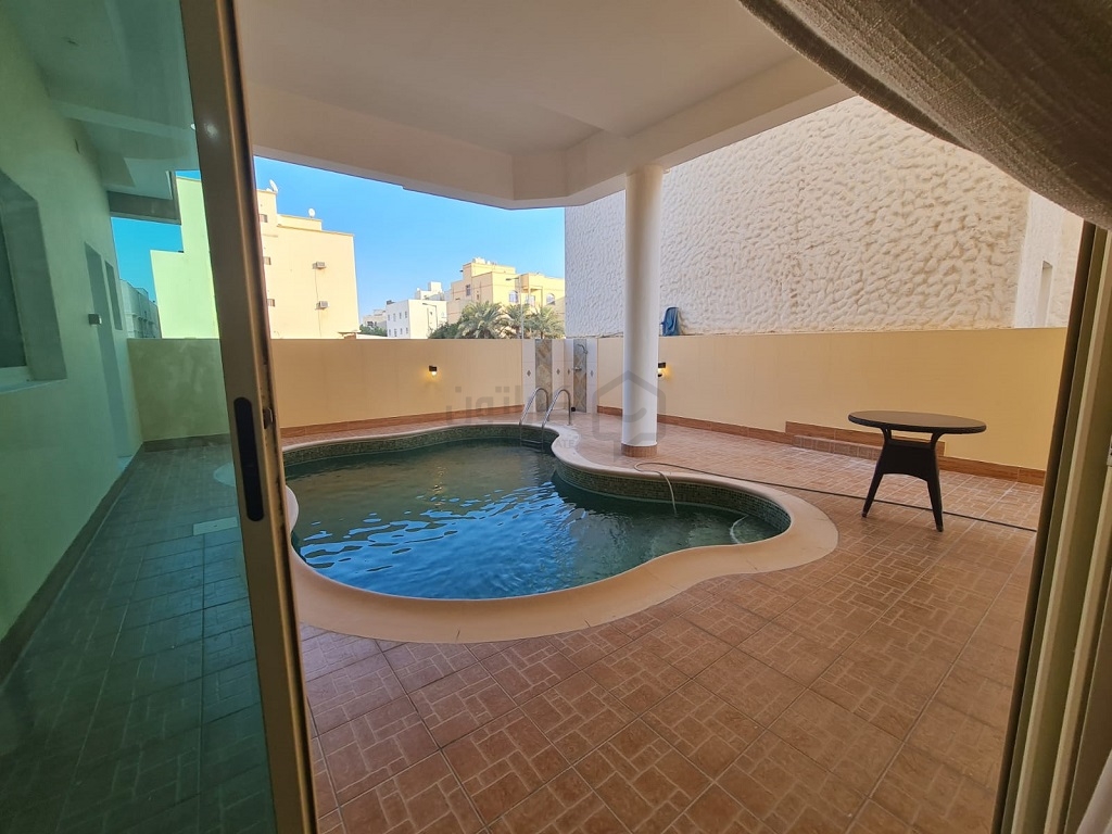 property 715 image 1