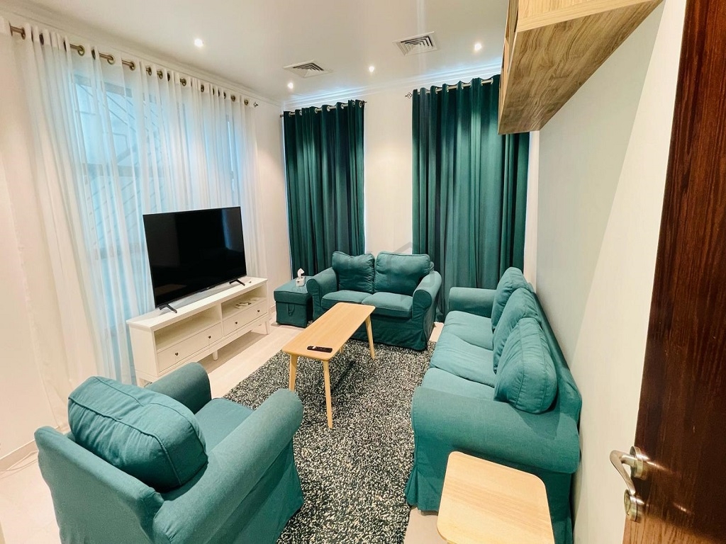 property 724 image 3