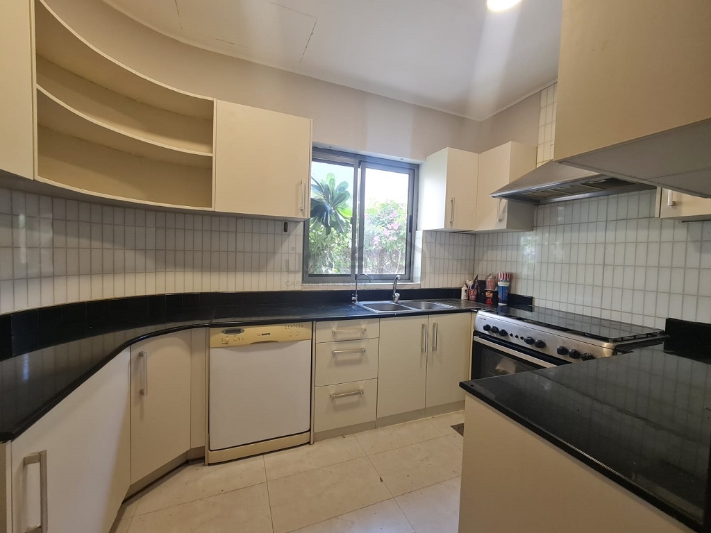 property 730 image 4