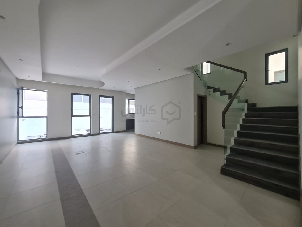 property 732 image 4