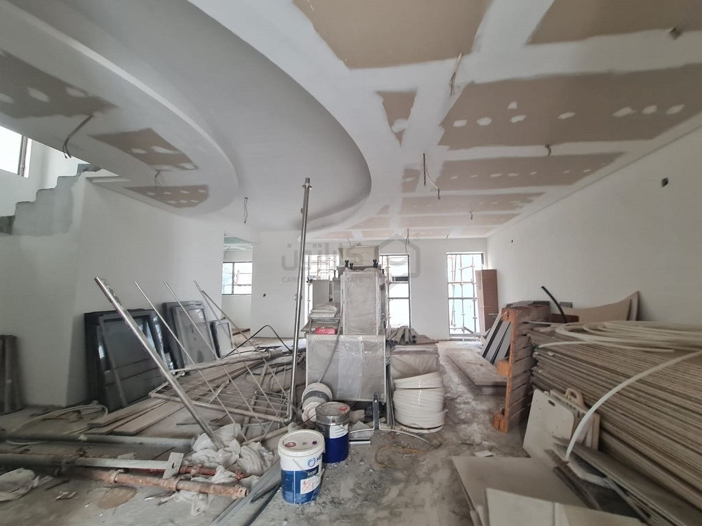 property 734 image 4