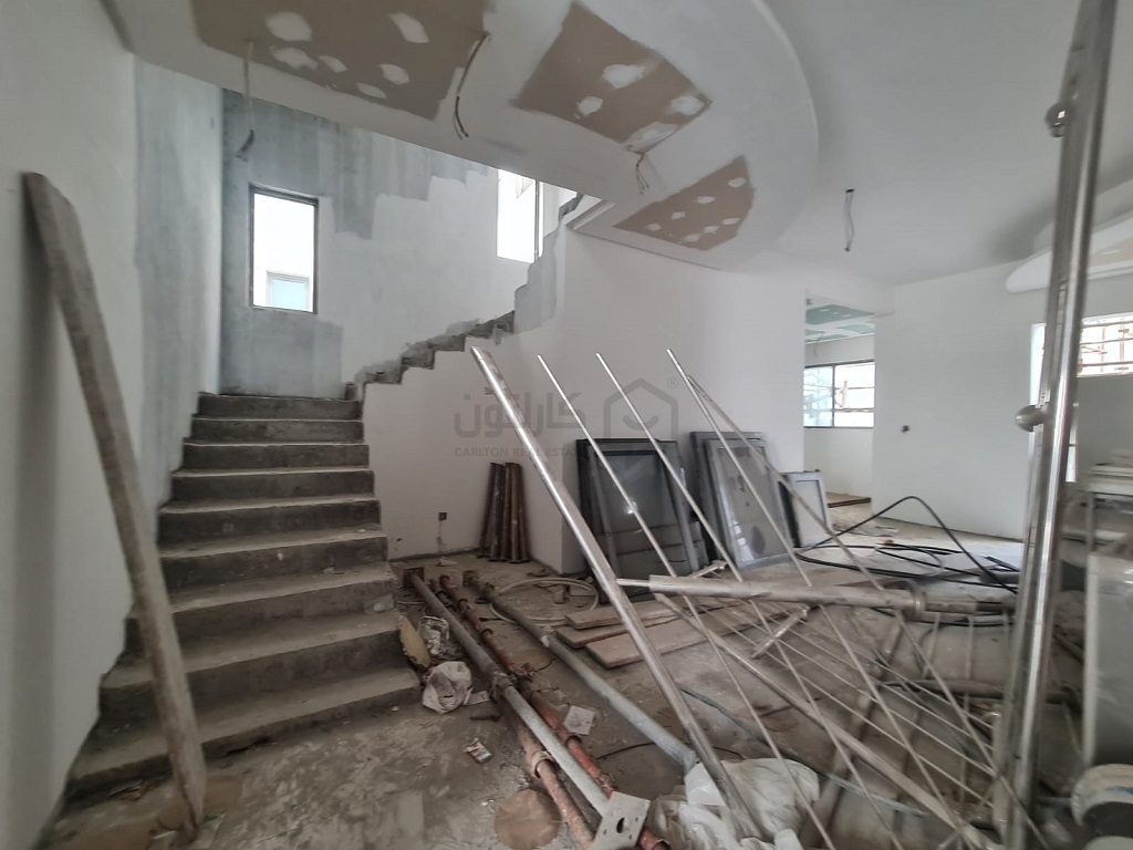 property 734 image 2