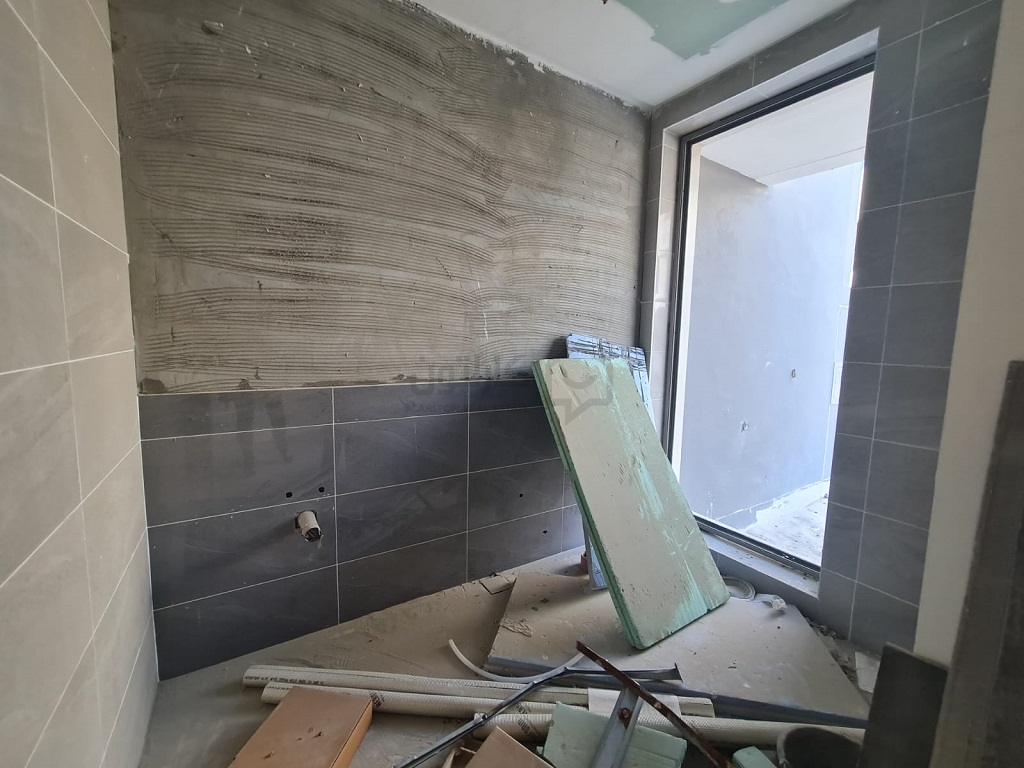 property 734 image 3