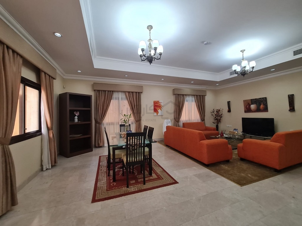 property 735 image 0