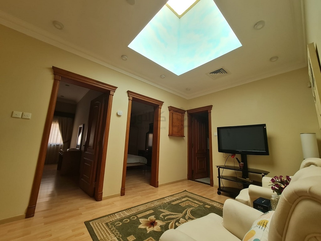 property 735 image 1