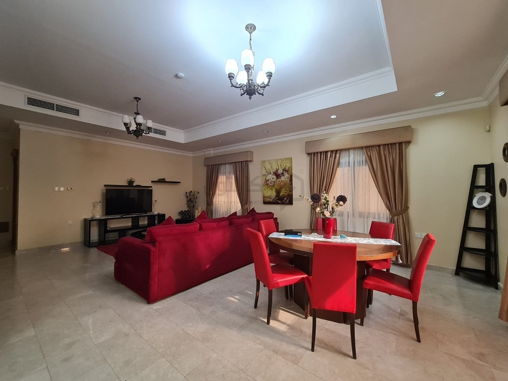 property 736 image 4